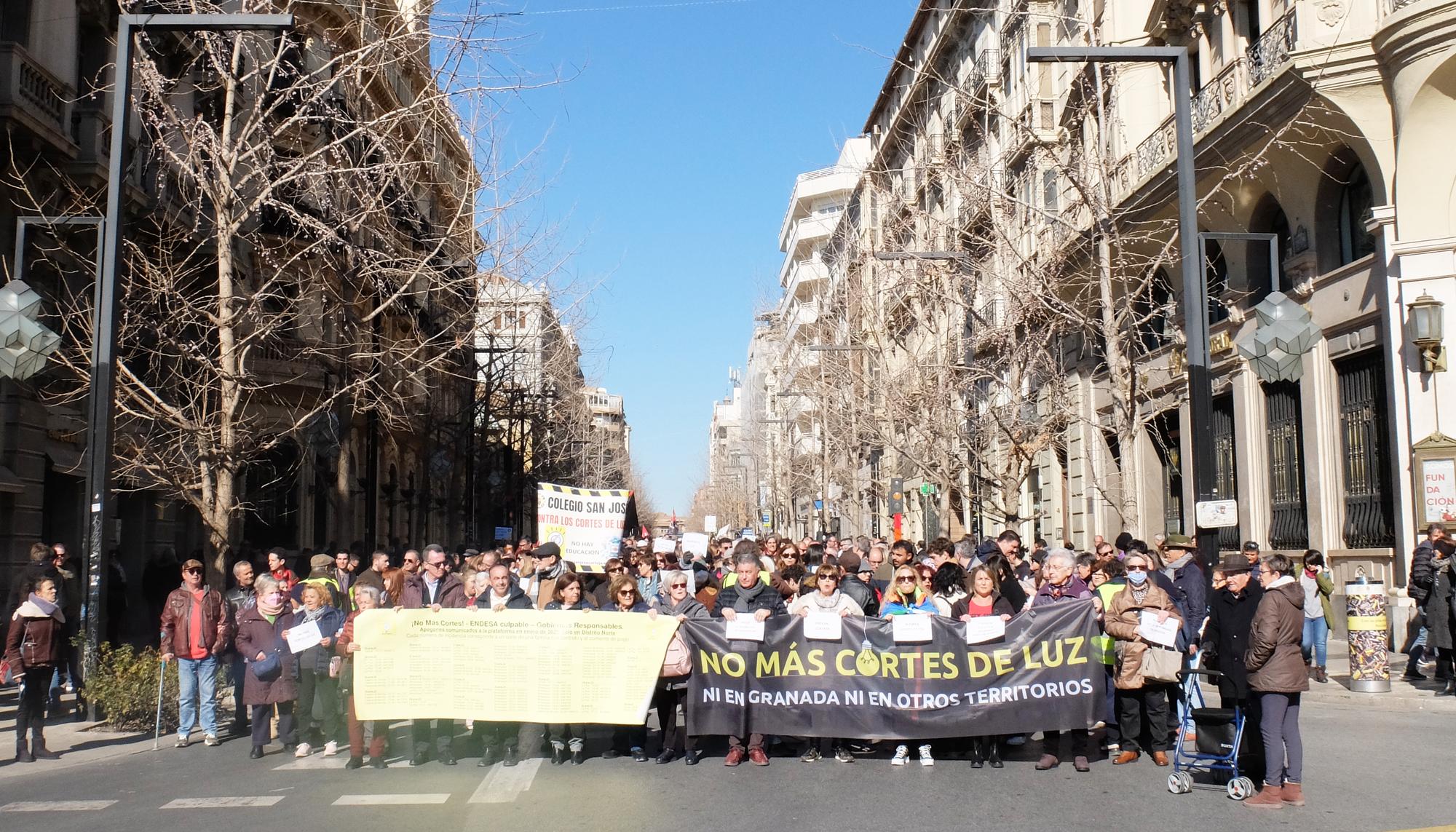 Manifestación contra cortes de luz Granada portada